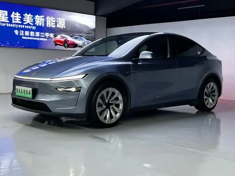 Tesla Model Y 2025 — фото 1