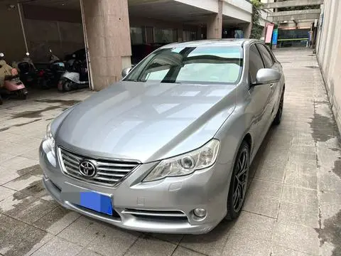 Toyota Reiz 2010