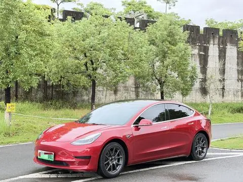 Tesla Model 3 2019 — фото 1