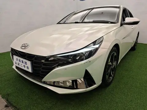 Hyundai Elantra 2021 — фото 1