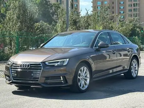 Audi A4L 2018 — фото 1