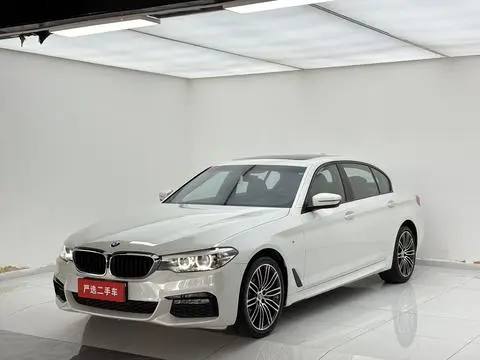 BMW 5 Series 2018 — фото 1