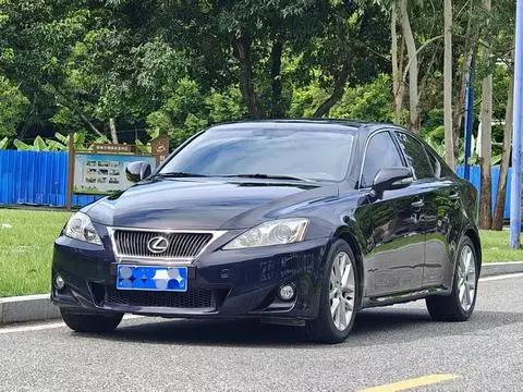 Lexus IS 2011
