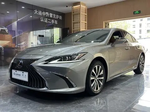Lexus ES 2020