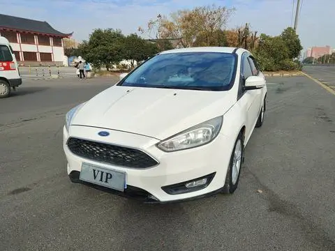 Ford Focus 2015 — фото 1