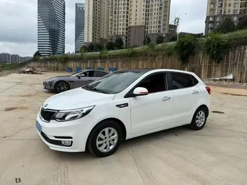Kia K2 2015 — фото 1