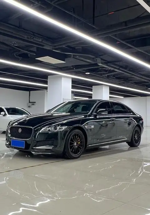 Jaguar XFL 2018