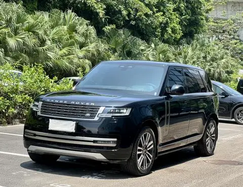 Land Rover 揽胜 2023 — фото 1