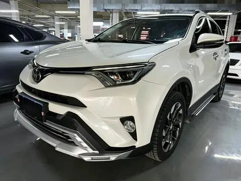 Toyota RAV4 2018 — фото 1