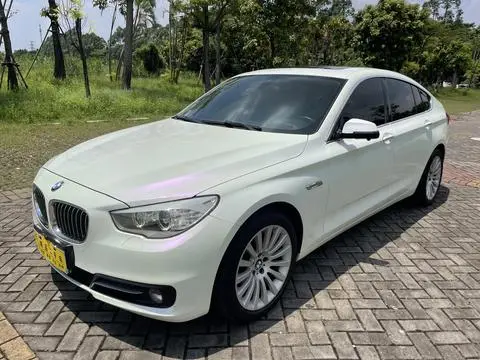 BMW 5 Series GT 2014