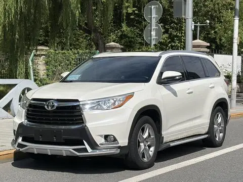 Toyota Highlander 2017 — фото 1