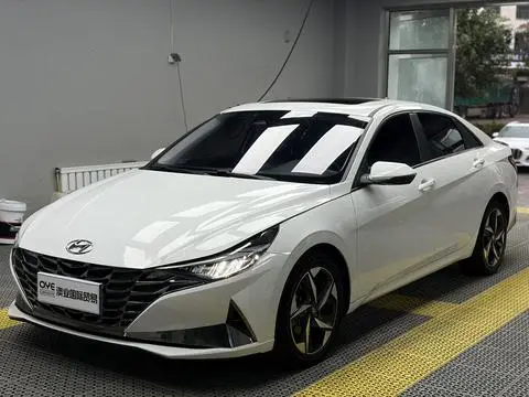 Hyundai Elantra 2021 — фото 1