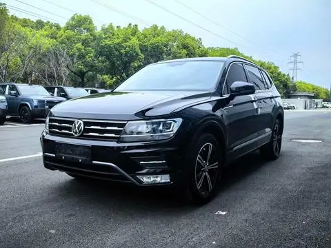 Volkswagen Tiguan L 2020 — фото 1