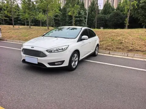 Ford Focus 2015 — фото 1