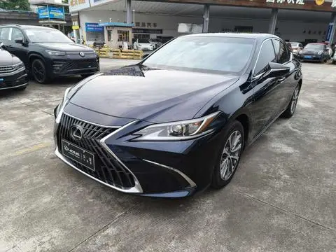 Lexus ES 2022