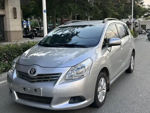 Toyota 逸致 2011