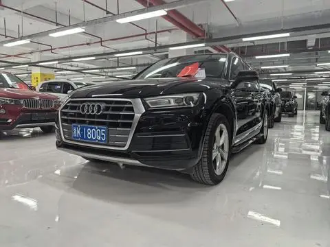 Audi Q5L 2018 — фото 1