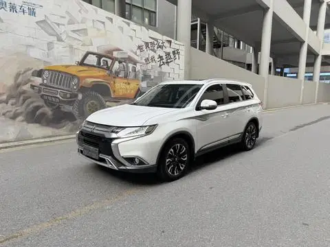 Mitsubishi 欧蓝德 2020