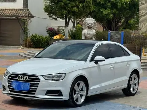 Audi A3 2018 — фото 1