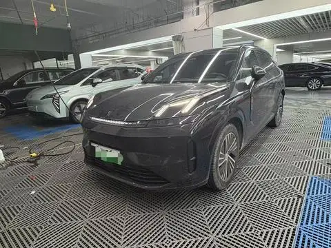 Lynk & Co 08 EM-P 2024