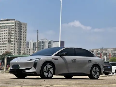 Hongqi EH7 2025
