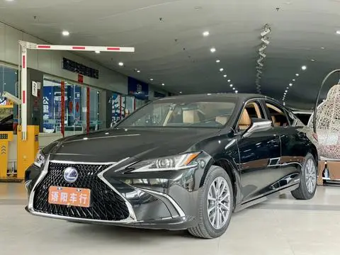 Lexus ES 2021
