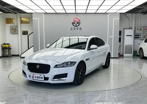 Jaguar XF 2016