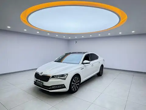 Skoda Superb 2023 — фото 1