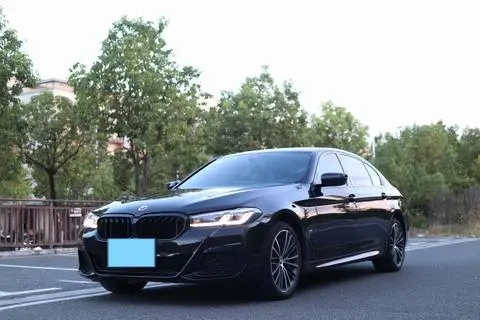 BMW 5 Series 2021 — фото 1
