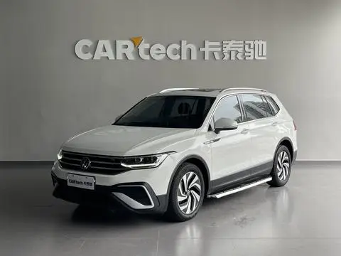 Volkswagen Tiguan L 2022 — фото 1