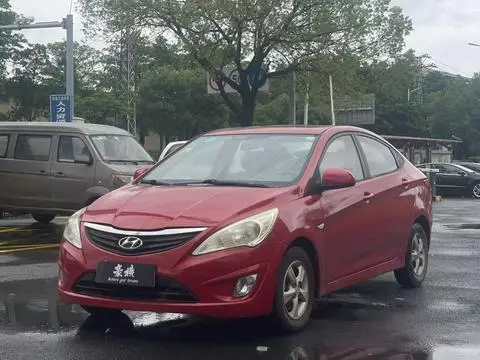 Hyundai 瑞纳 2010