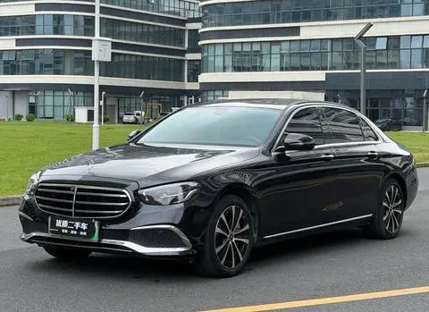 Mercedes-Benz E-Class PHEV 2022 — фото 1