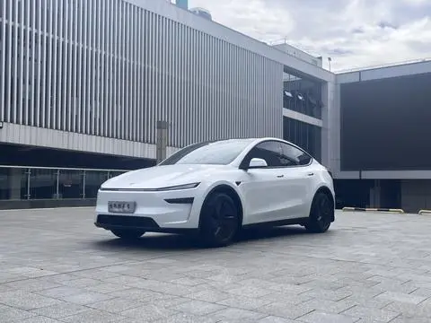 Tesla Model Y 2025