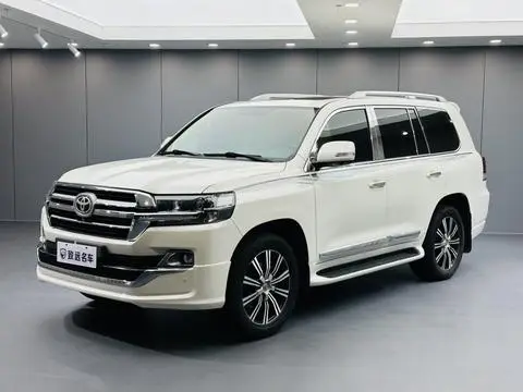 Toyota Land Cruiser 2019 — фото 1