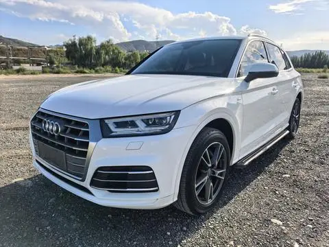 Audi Q5L 2018 — фото 1