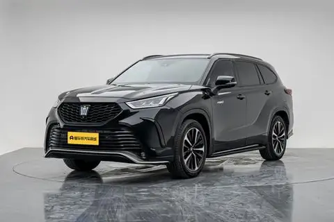 Toyota Crown Kluger 2023