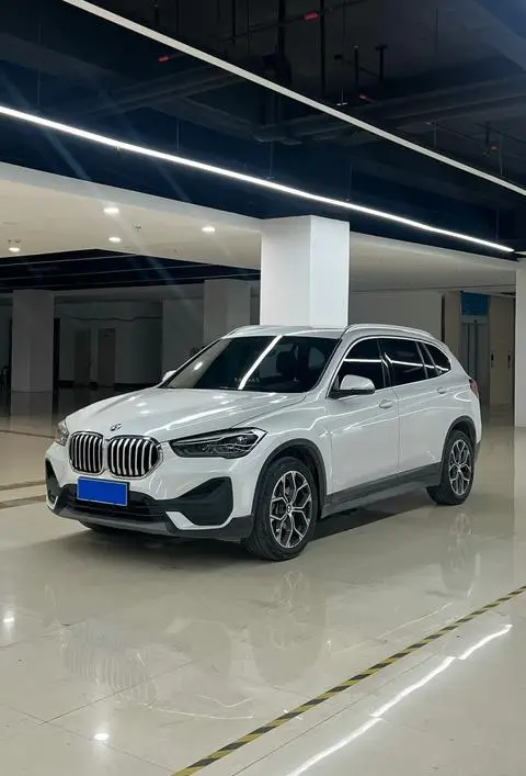 BMW X1 2022 — фото 1
