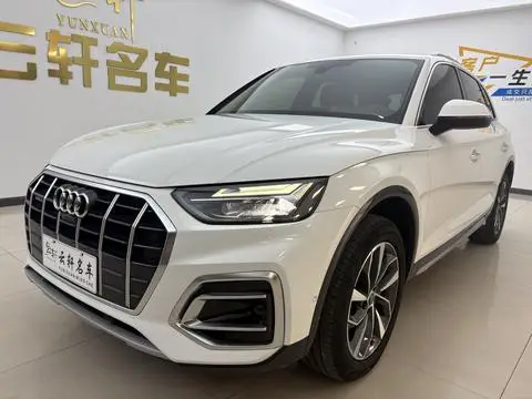 Audi Q5L 2022 — фото 1