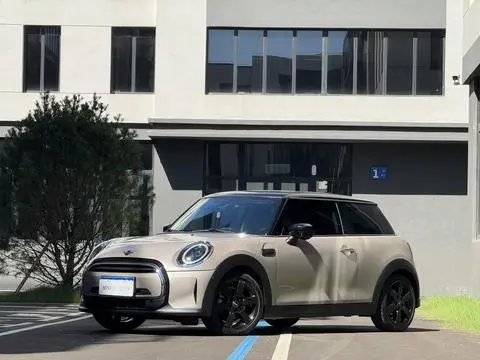 MINI MINI 2023