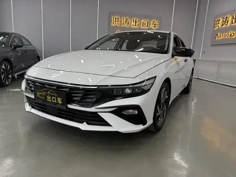 Hyundai Elantra 2023 — фото 1