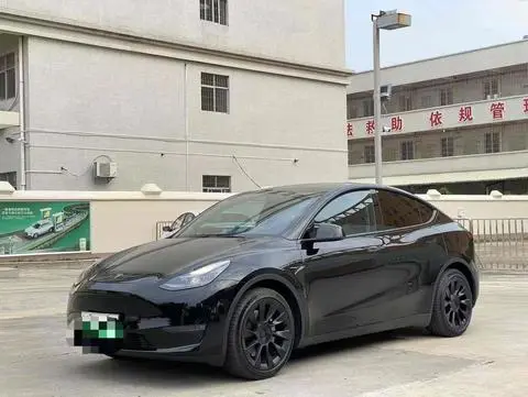 Tesla Model Y 2023 — фото 1