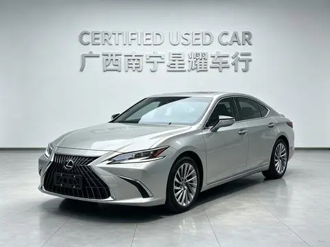 Lexus ES 2021