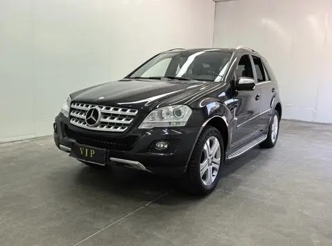 Mercedes-Benz M-Class 2010