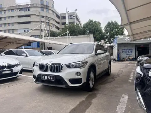 BMW X1 2018 — фото 1