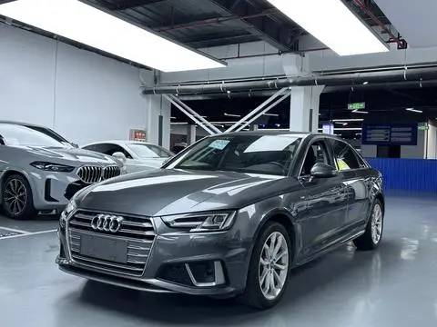 Audi A4L 2019 — фото 1