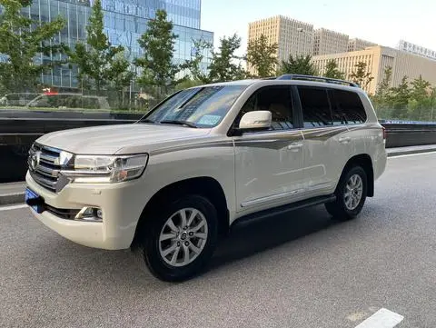 Toyota 兰德酷路泽 2016 — фото 1