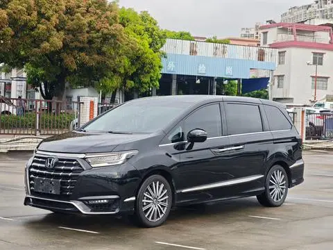 Honda 艾力绅 2022 — фото 1