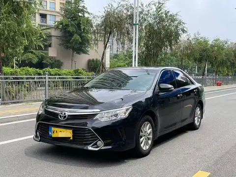 Toyota Camry 2016 — фото 1