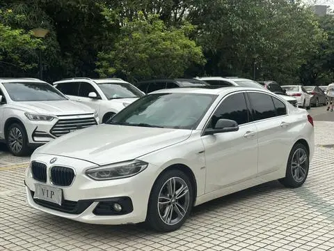 BMW 1 Series 2018 — фото 1