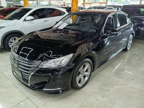Toyota Crown 2015